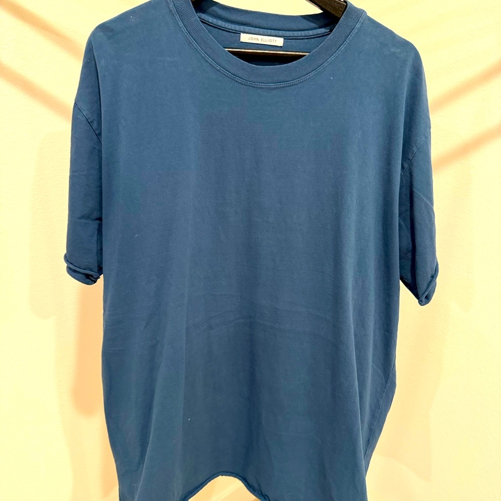 John Elliott rolled sleeve t-shirt. Blue, size 5 (XL)